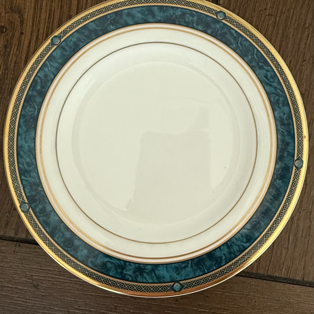 Royal Doulton China - Biltmore 5 piece setting for 4 - Picture 5 of 8